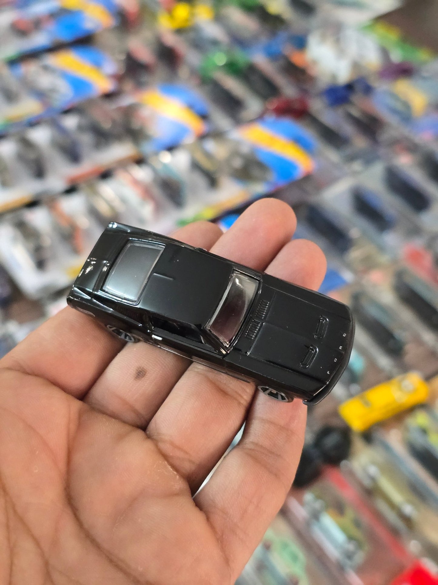 Hot Wheels 1967 Ford Mustang R7520 - Black (Uncarded) - Kinder Logs