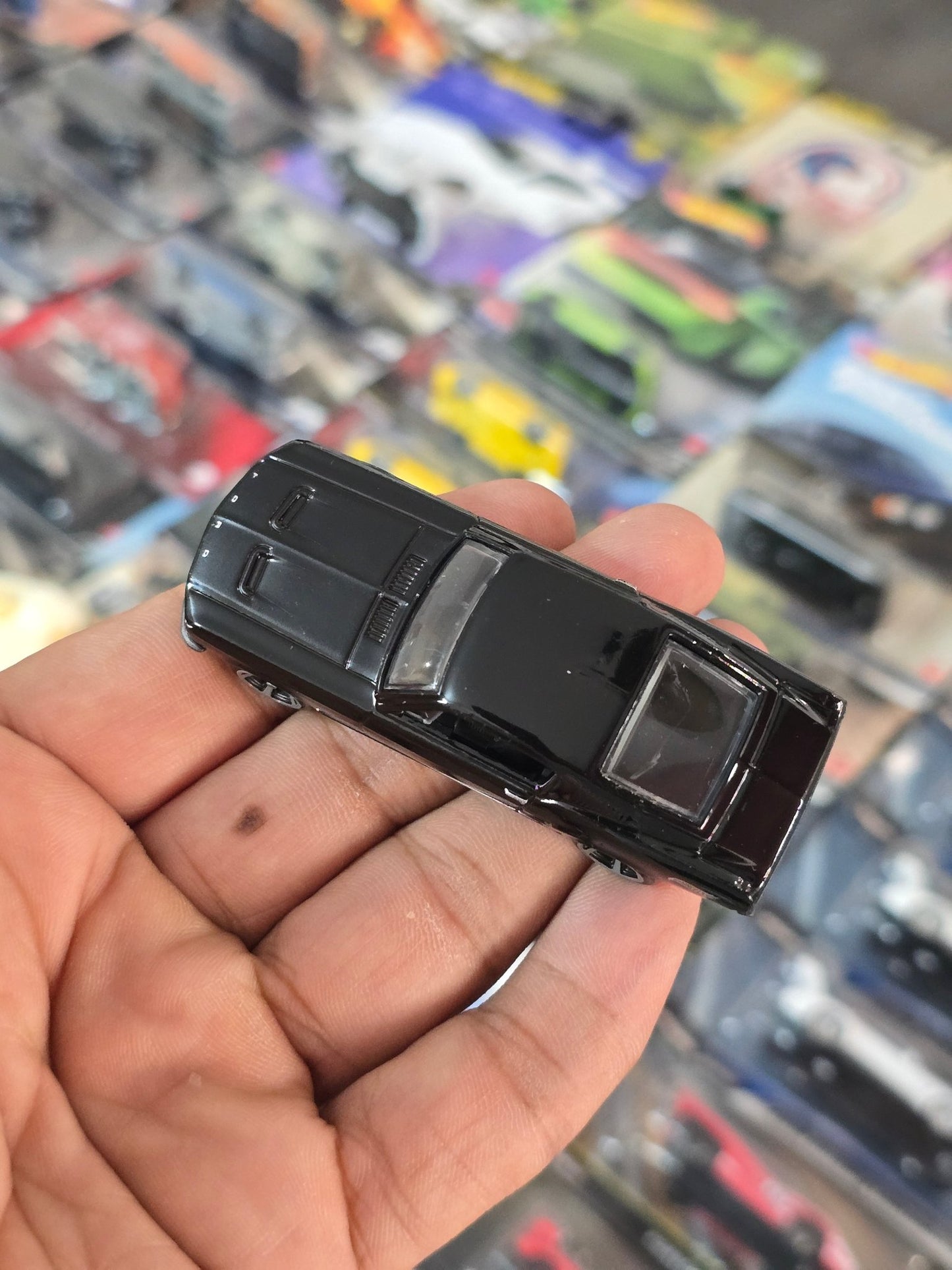 Hot Wheels 1967 Ford Mustang R7520 - Black (Uncarded) - Kinder Logs
