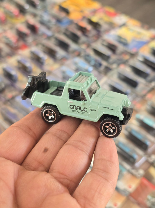 Hot Wheels 1967 Jeepster Commando - Green (Uncarded) - Kinder Logs