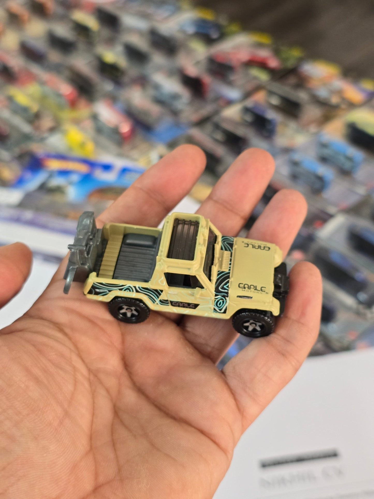 Hot Wheels 1967 Jeepster Commando - Uncarded (Imported) - Kinder Logs