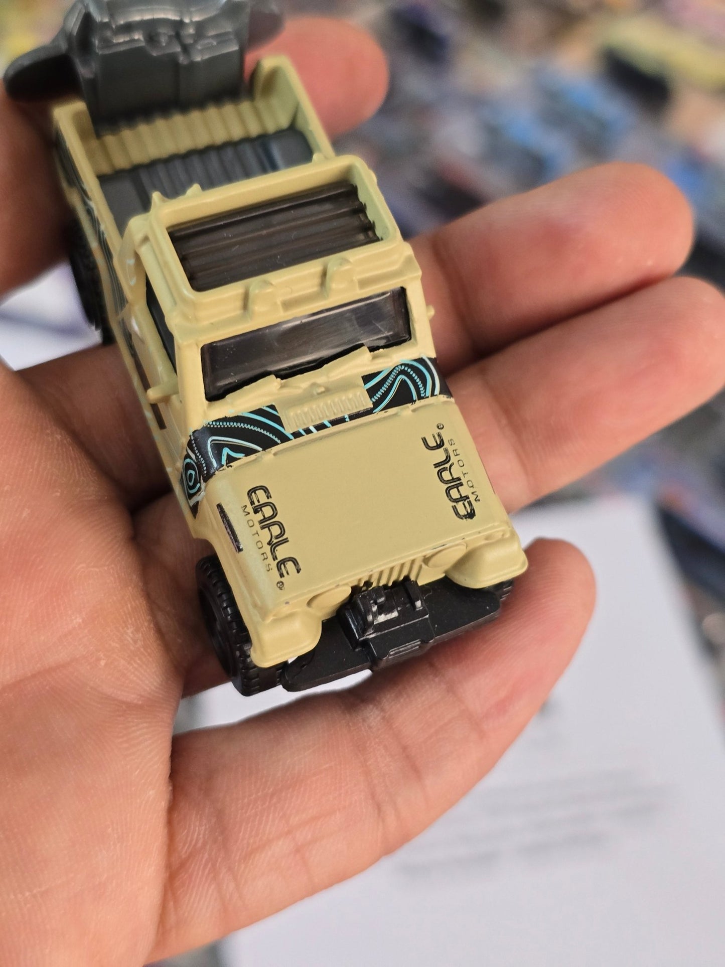 Hot Wheels 1967 Jeepster Commando - Uncarded (Imported) - Kinder Logs