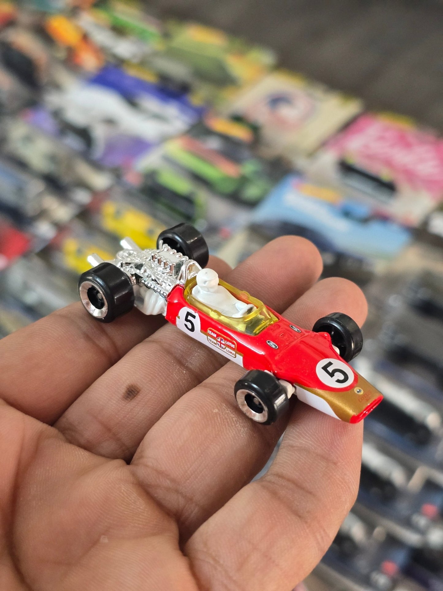 Hot Wheels 1967 Lotus Type 49 - Red (Uncarded) - Kinder Logs