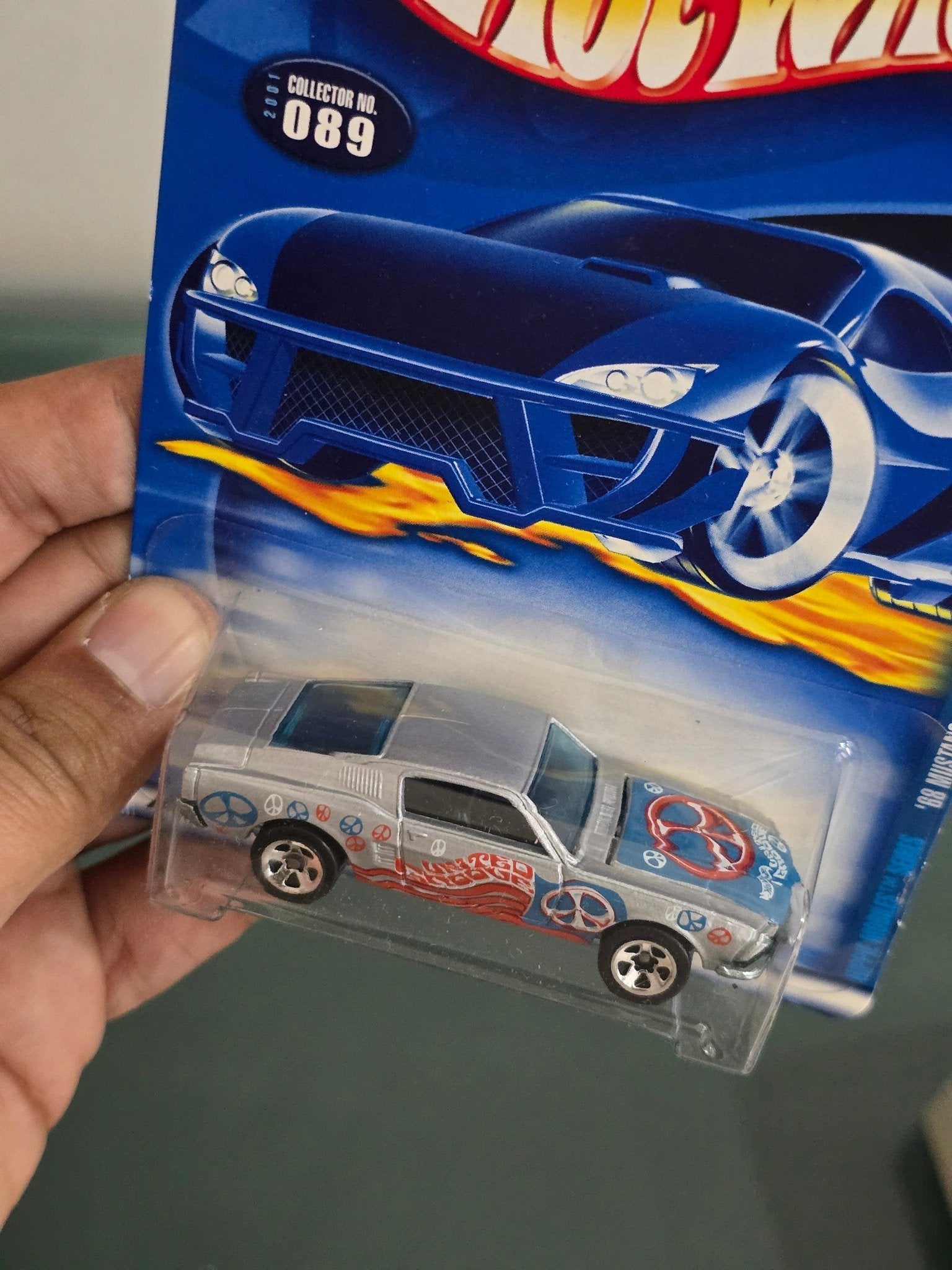 Hot Wheels 1968 Ford Mustang - Collector No. 089 - Kinder Logs