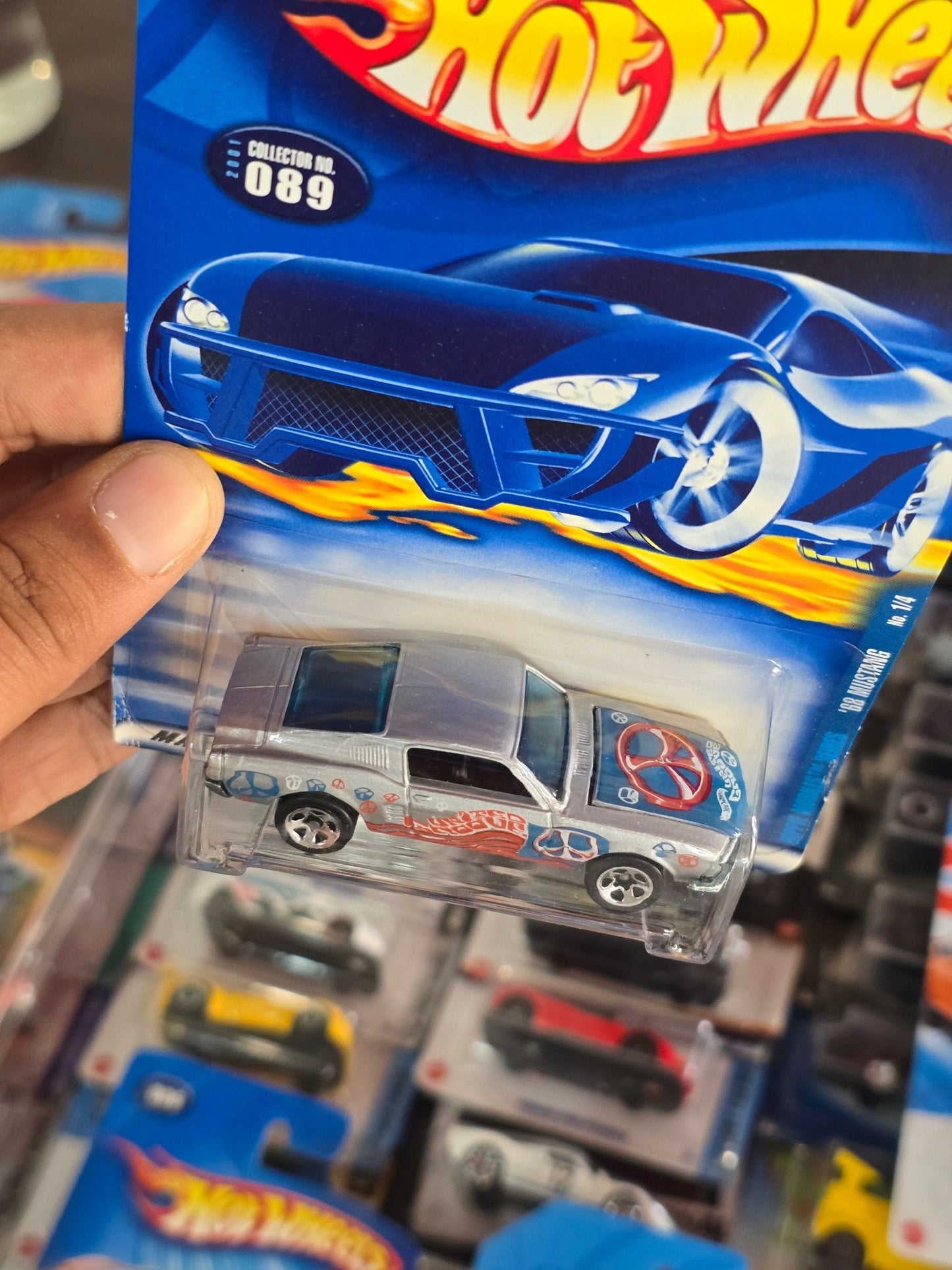 Hot Wheels 1968 Ford Mustang - Collector No. 089 - Kinder Logs
