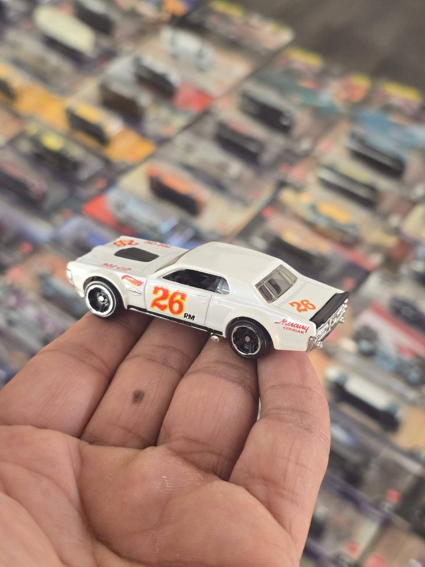 Hot Wheels 1968 Mercury Cougar - White Color (Uncarded) - Kinder Logs