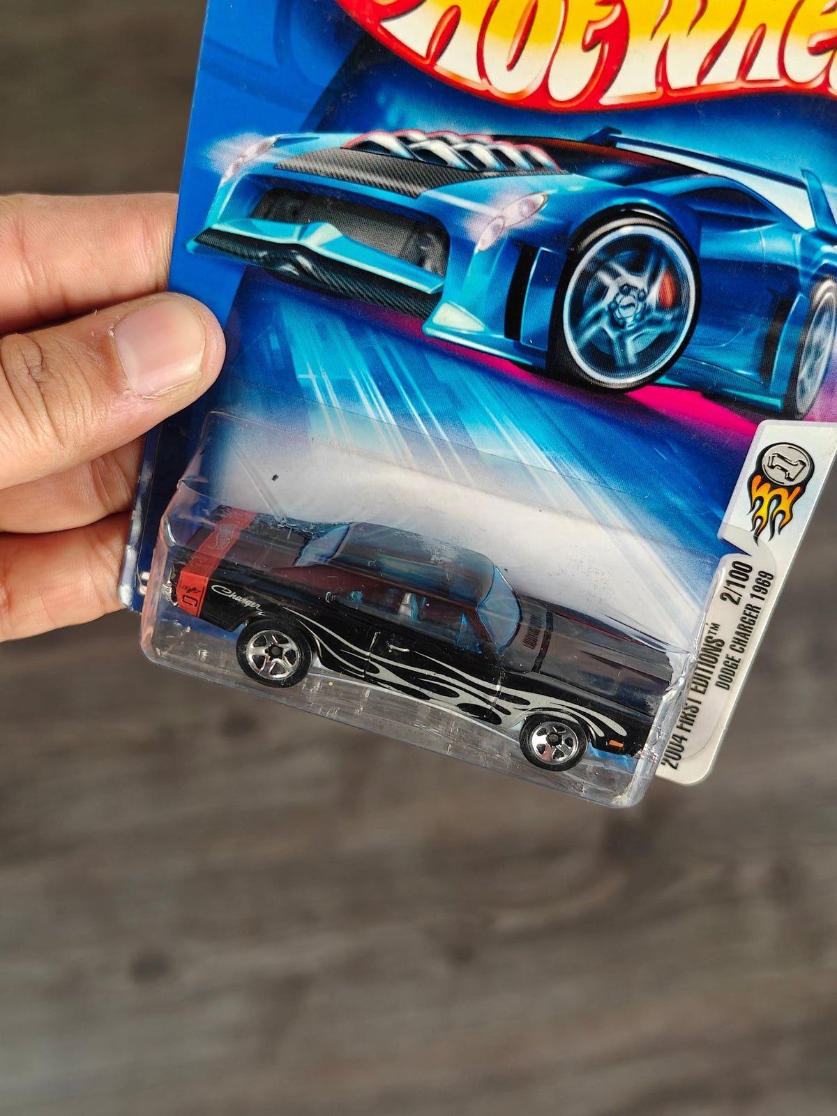 Hot Wheels 1969 Dodge Charger - Collector No. 002 - Kinder Logs