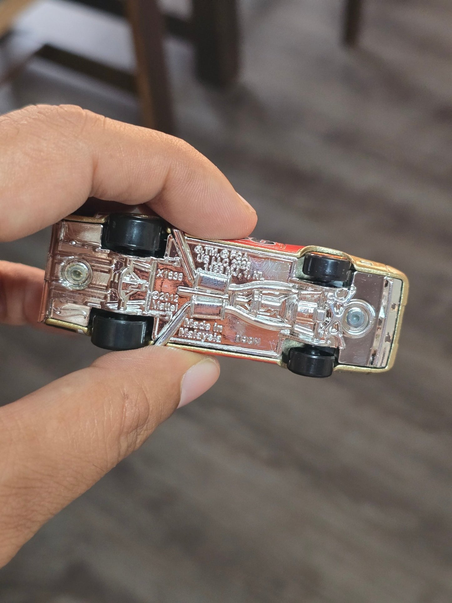 Hot Wheels 1969 Dodge Charger Daytona - Gold (Uncarded) - Kinder Logs