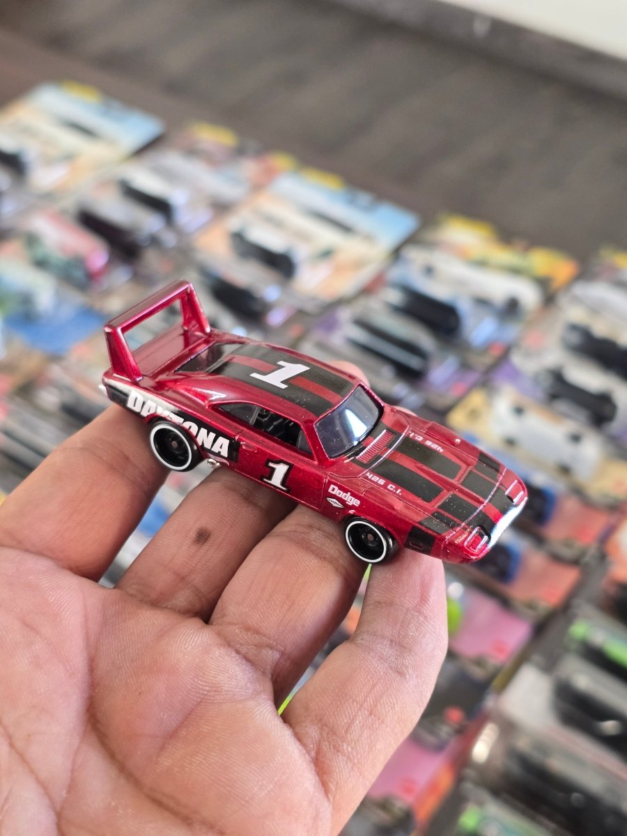 Hot Wheels 1969 Dodge Charger Daytona Mopar (Uncarded) - Kinder Logs