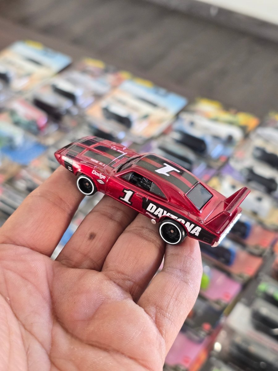 Hot Wheels 1969 Dodge Charger Daytona Mopar (Uncarded) - Kinder Logs