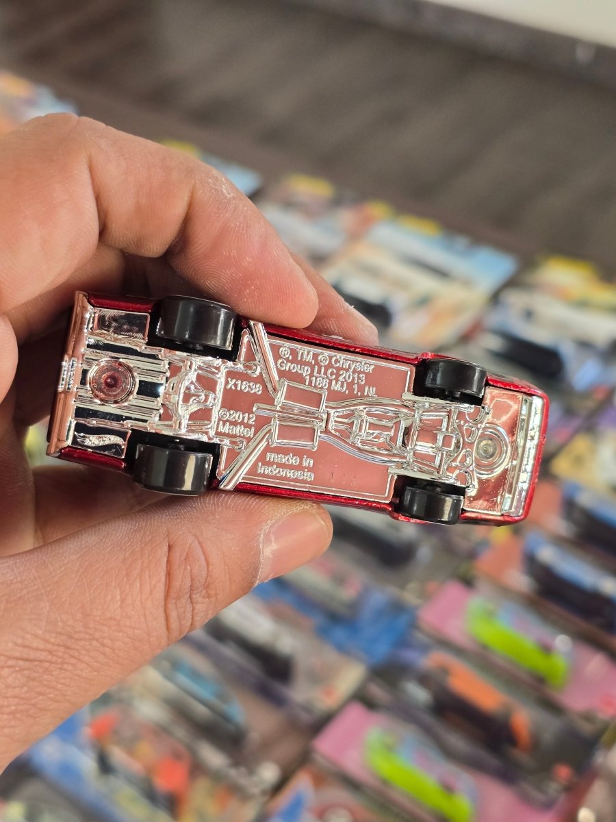 Hot Wheels 1969 Dodge Charger Daytona Mopar (Uncarded) - Kinder Logs
