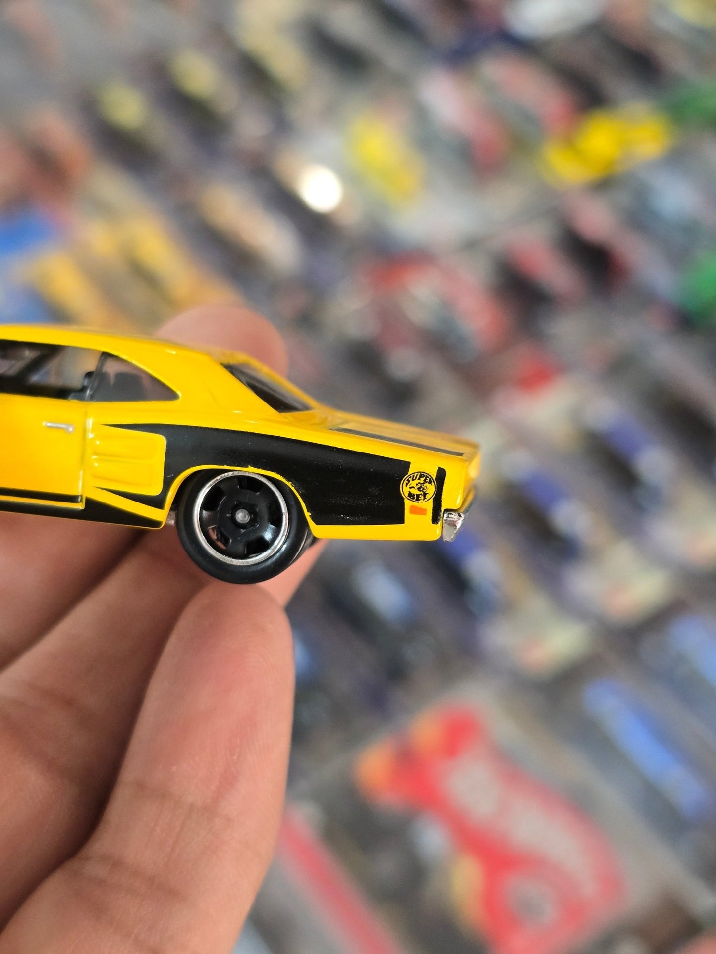 Hot Wheels 1969 Dodge Coronet Superbee L9920 - Yellow (Uncarded) - Kinder Logs