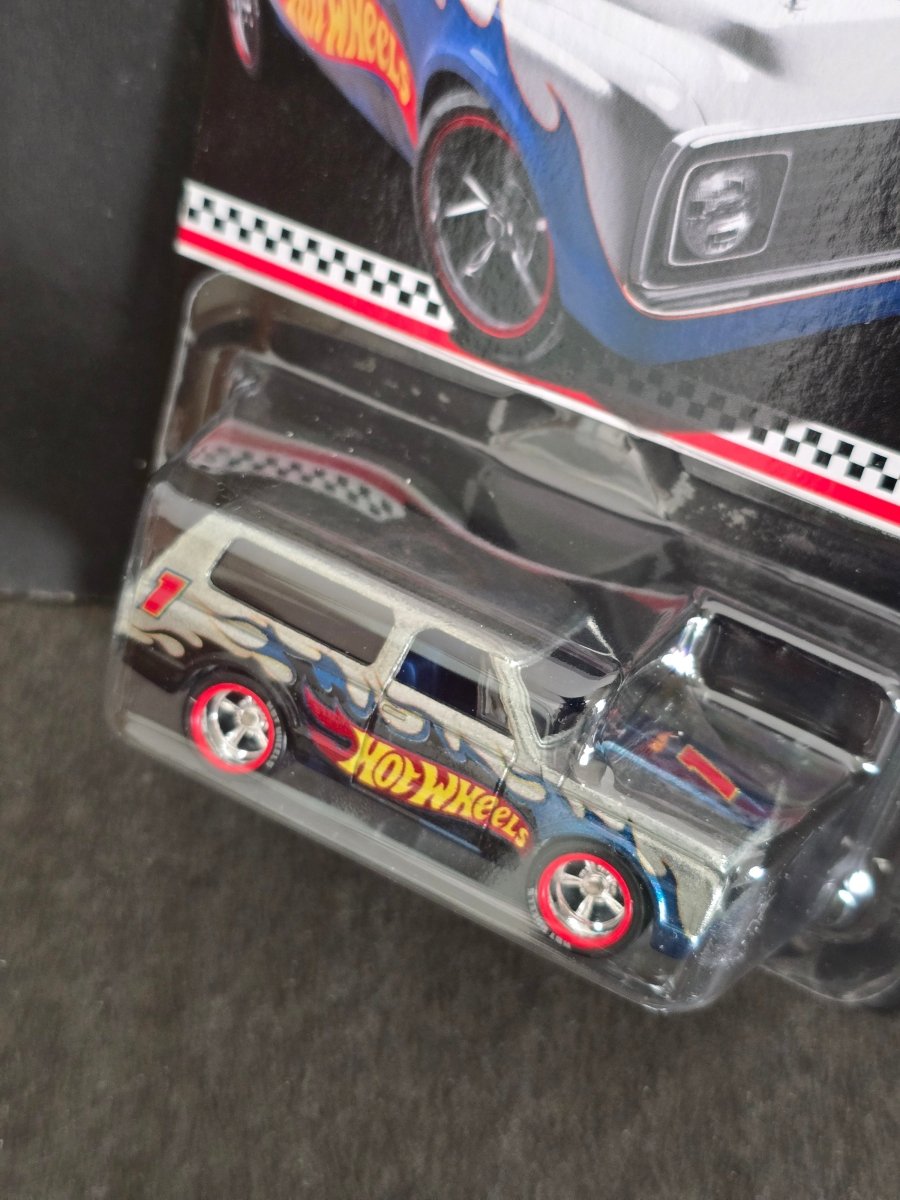 Hot Wheels 1970 Chevy Blazer - 2018 Collector Edition - Kinder Logs
