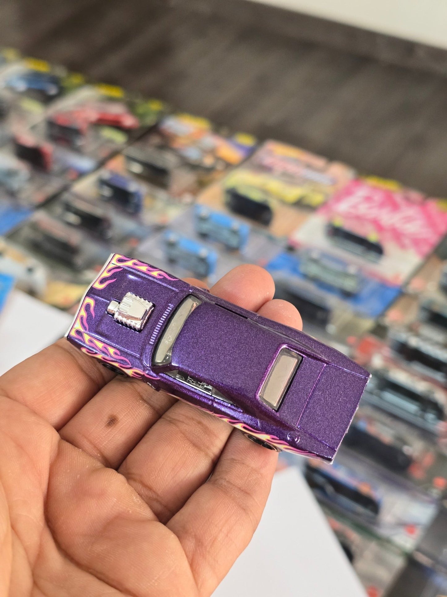 Hot Wheels 1970 Dodge Charger Flames Series (Uncarded) - Kinder Logs