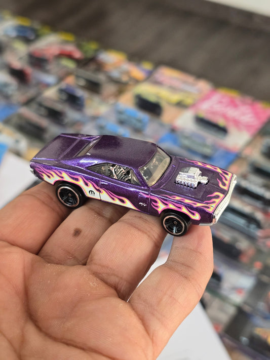 Hot Wheels 1970 Dodge Charger Flames Series (Uncarded) - Kinder Logs