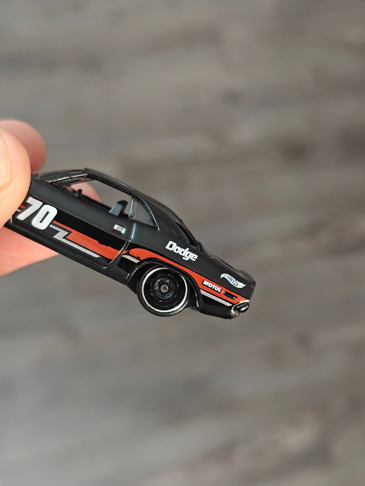 Hot Wheels 1970 Dodge Hemi Challenger - Black (Uncarded - New) - Kinder Logs