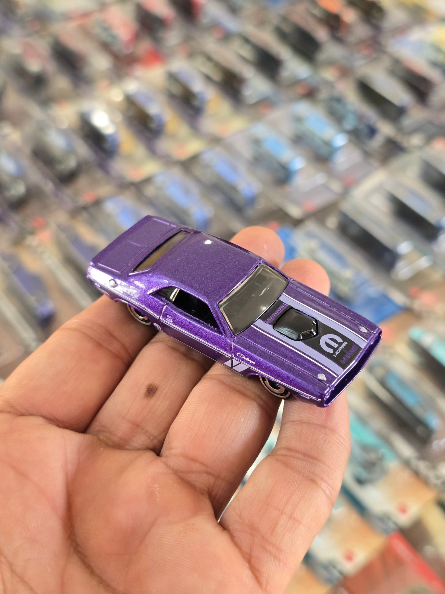 Hot Wheels 1970 Dodge Hemi Challenger Mopar - Purple (Uncarded) - Kinder Logs