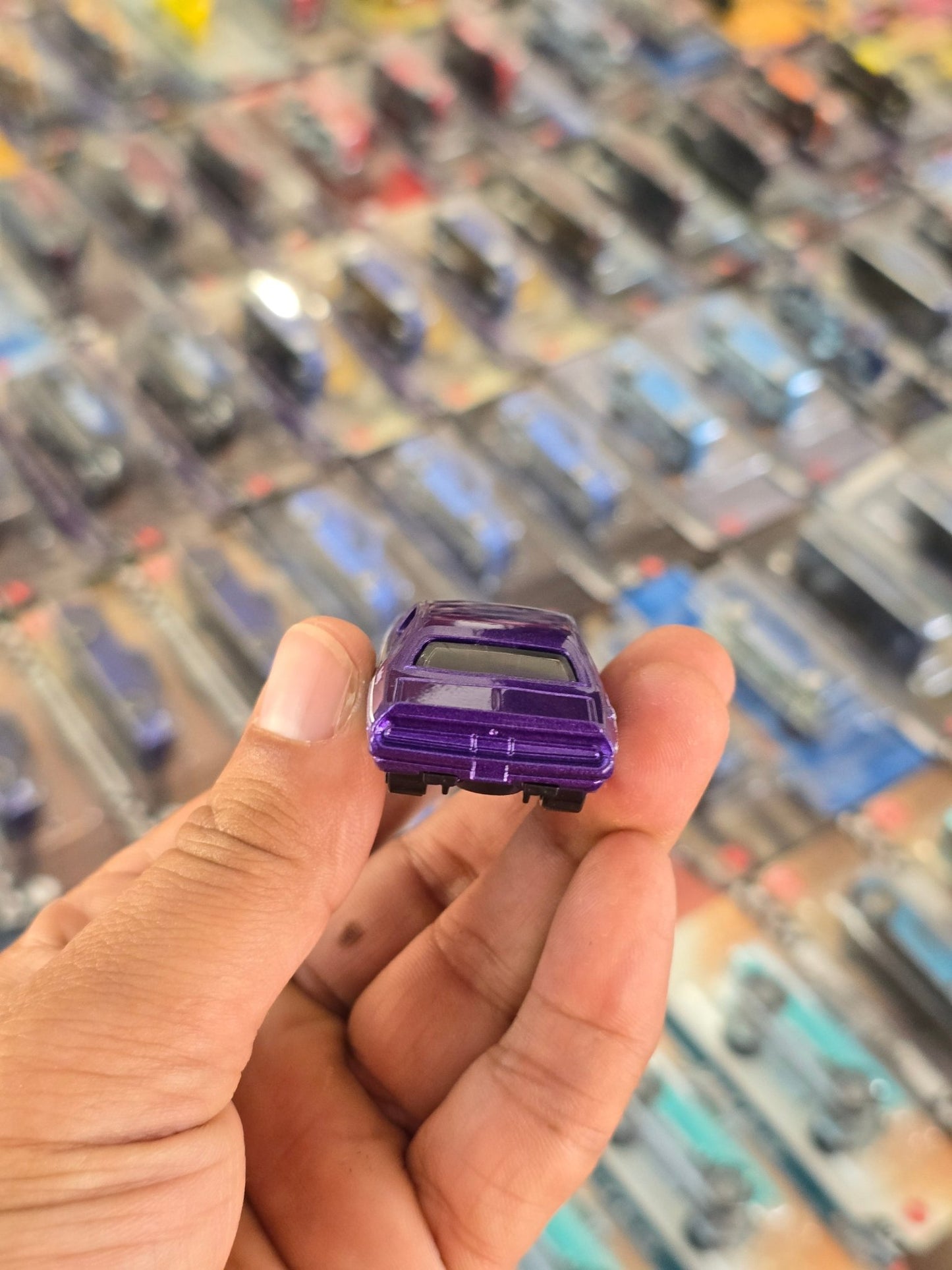 Hot Wheels 1970 Dodge Hemi Challenger Mopar - Purple (Uncarded) - Kinder Logs