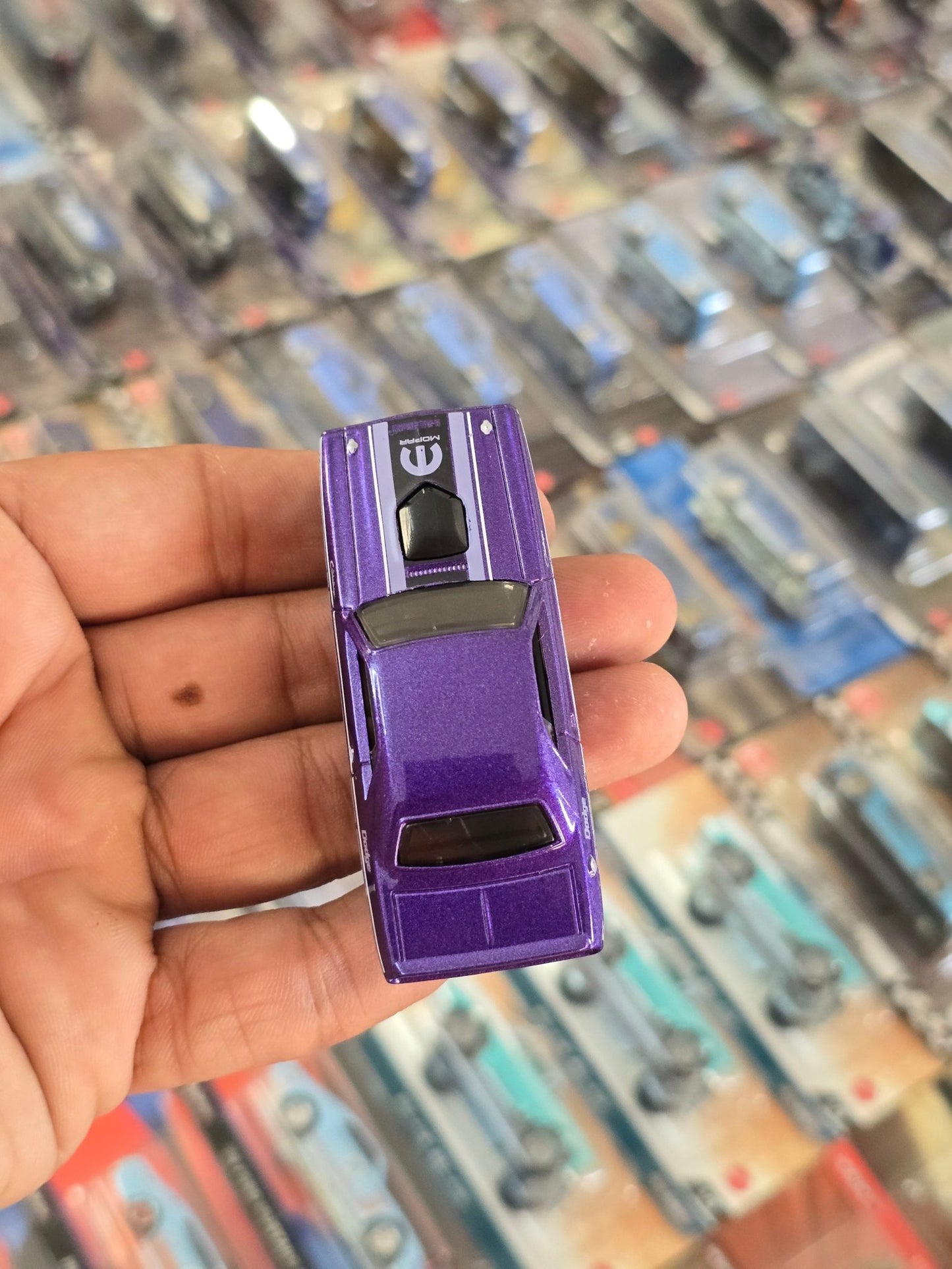 Hot Wheels 1970 Dodge Hemi Challenger Mopar - Purple (Uncarded) - Kinder Logs