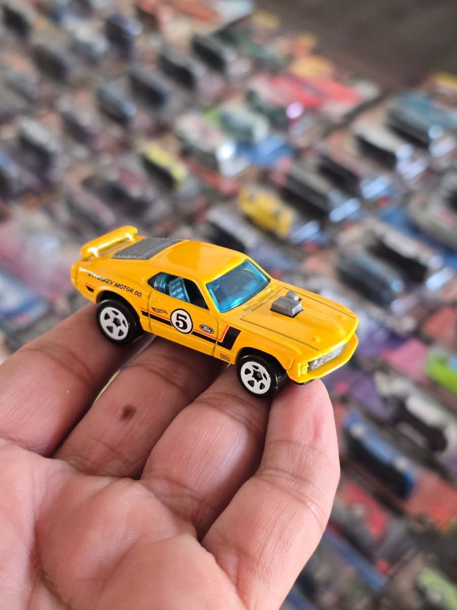 Hot Wheels 1970 Ford Mustang Mach 1 - Yellow (Uncarded) - Kinder Logs