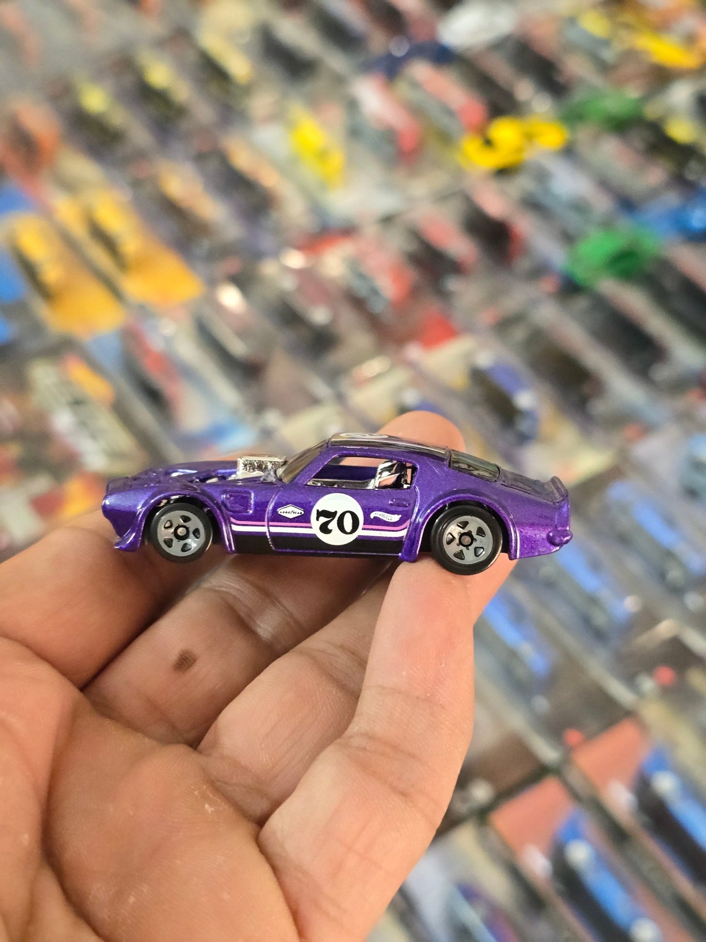 Hot Wheels 1970 Pontiac Firebird (Uncarded) - Kinder Logs
