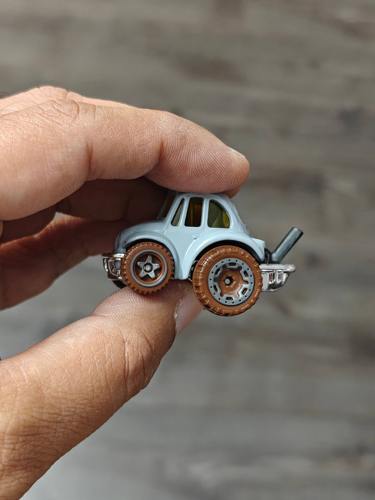 Hot Wheels 1970 Volkswagen Baja Bug (Uncarded - New) - Kinder Logs