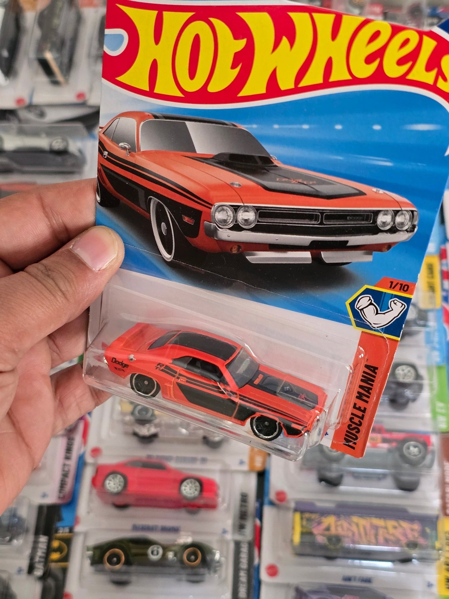 Hot Wheels 1971 Dodge Challenger - Orange (Imported) - Kinder Logs