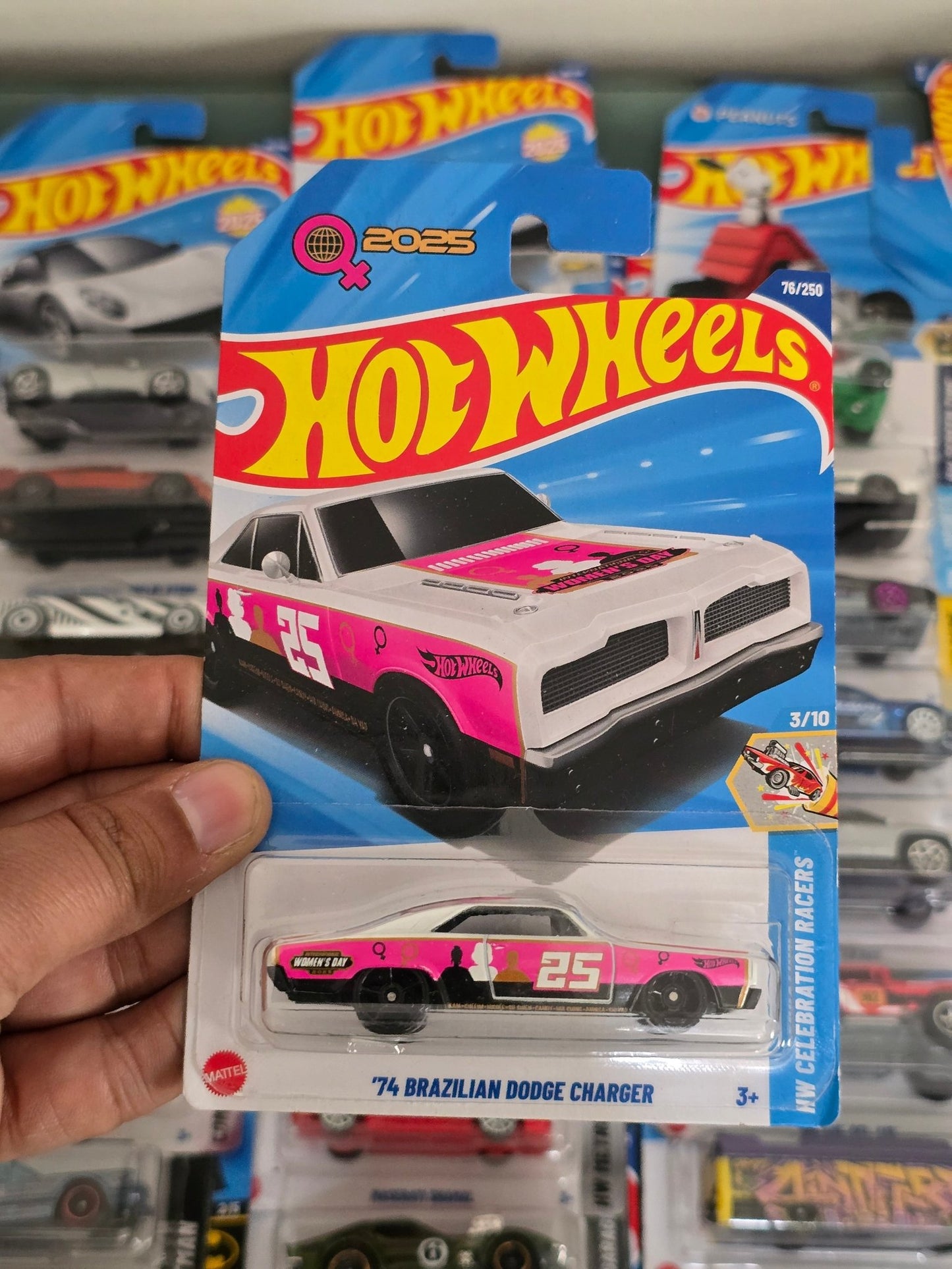Hot Wheels 1974 Brazilian Dodge Charger Women's Day Edition (Imported) - Kinder Logs