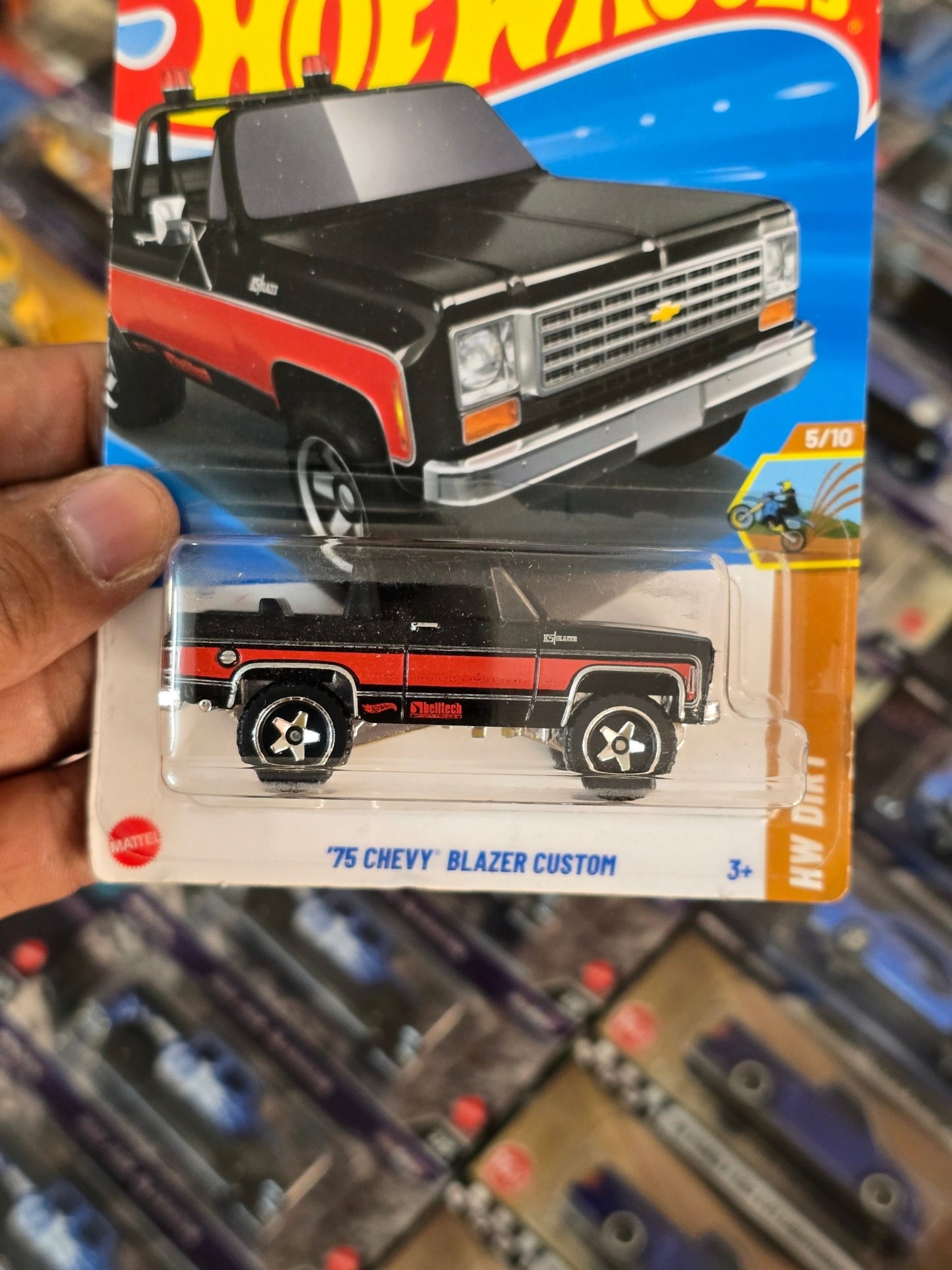 Hot Wheels 1975 Chevy Blazer Custom (Imported) - Kinder Logs