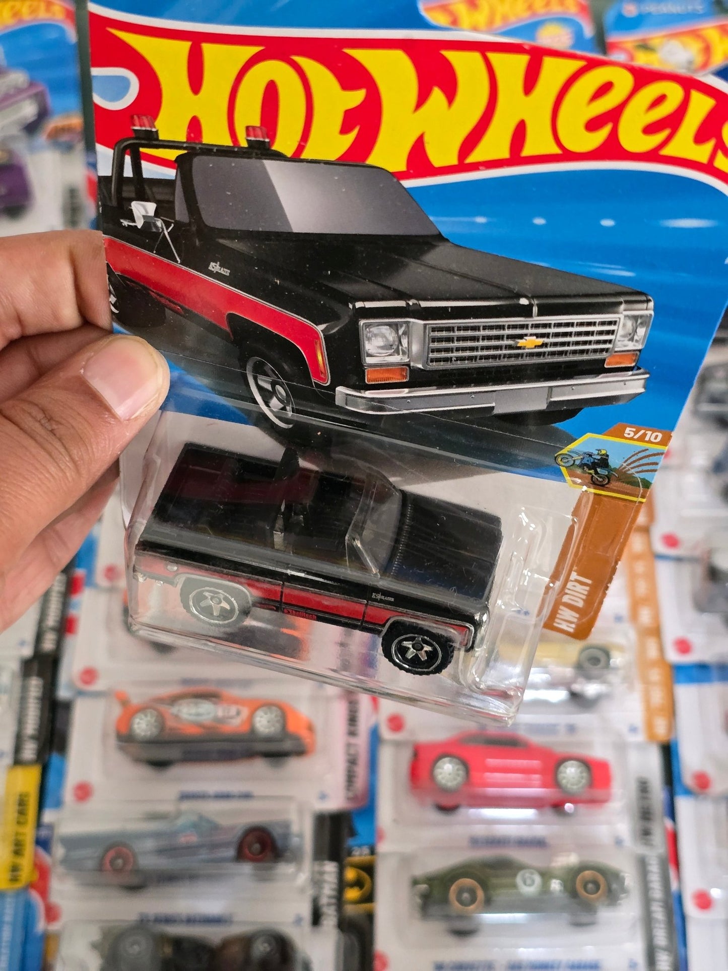 Hot Wheels 1975 Chevy Blazer Custom (Imported) - Kinder Logs