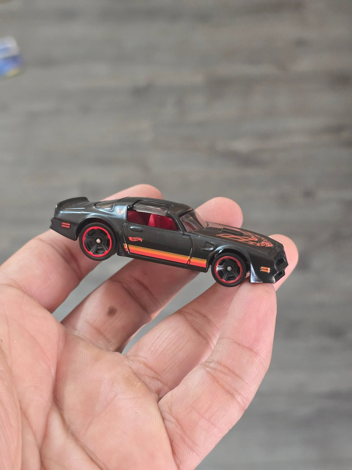 Hot Wheels 1977 Pontiac Firebird - Matte Black (Uncarded - New) - Kinder Logs