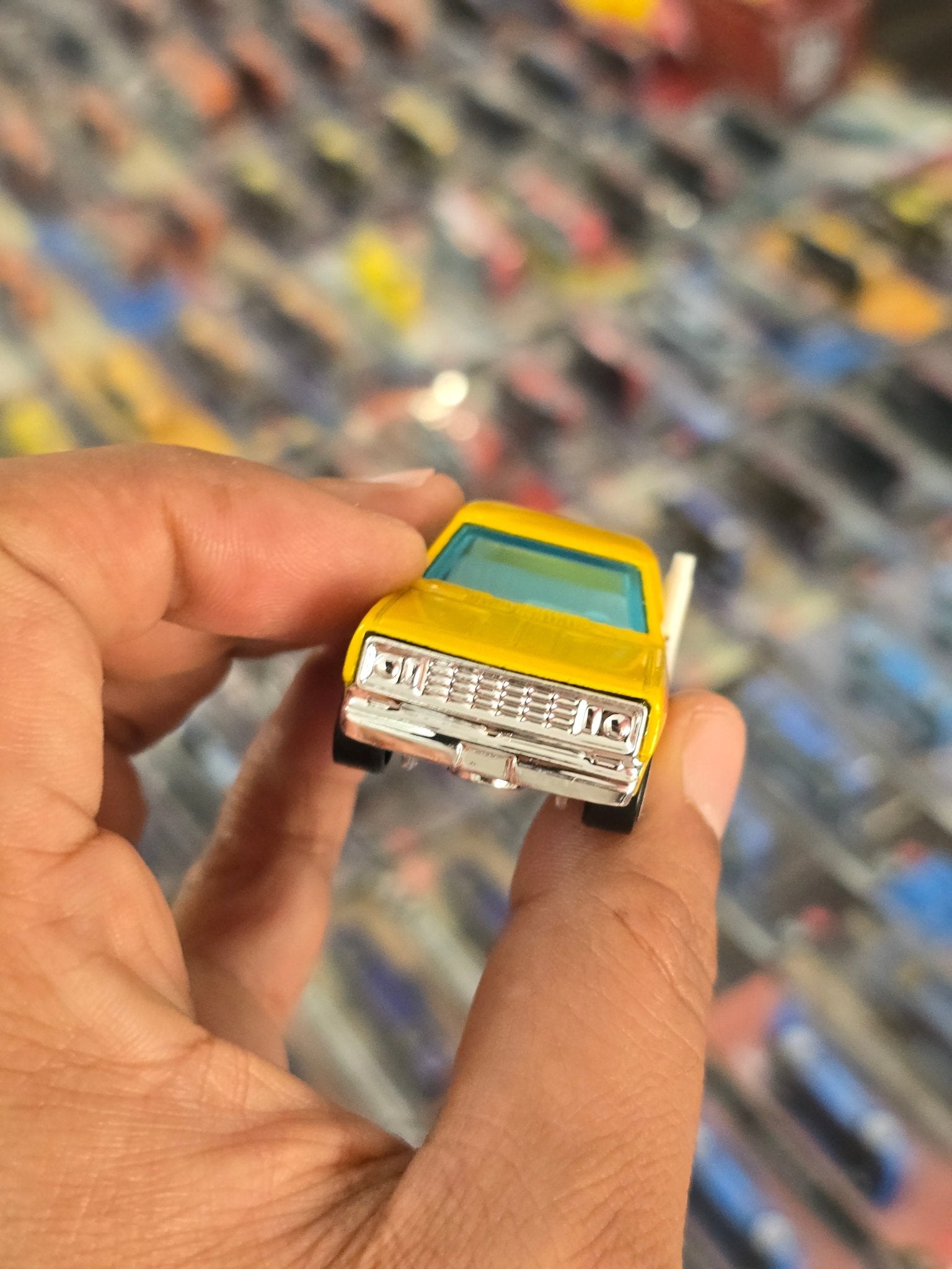 Hot Wheels 1978 Dodge Li'l Red Express Mopar - Yellow (Uncarded) - Kinder Logs
