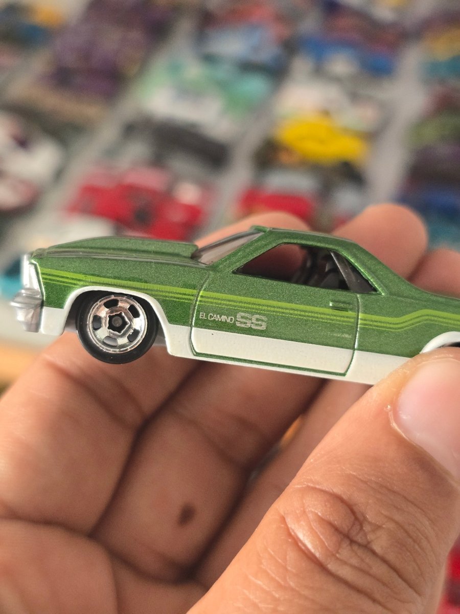 Hot Wheels 1980 Chevrolet El Camino SS - Green (Uncarded) - Kinder Logs