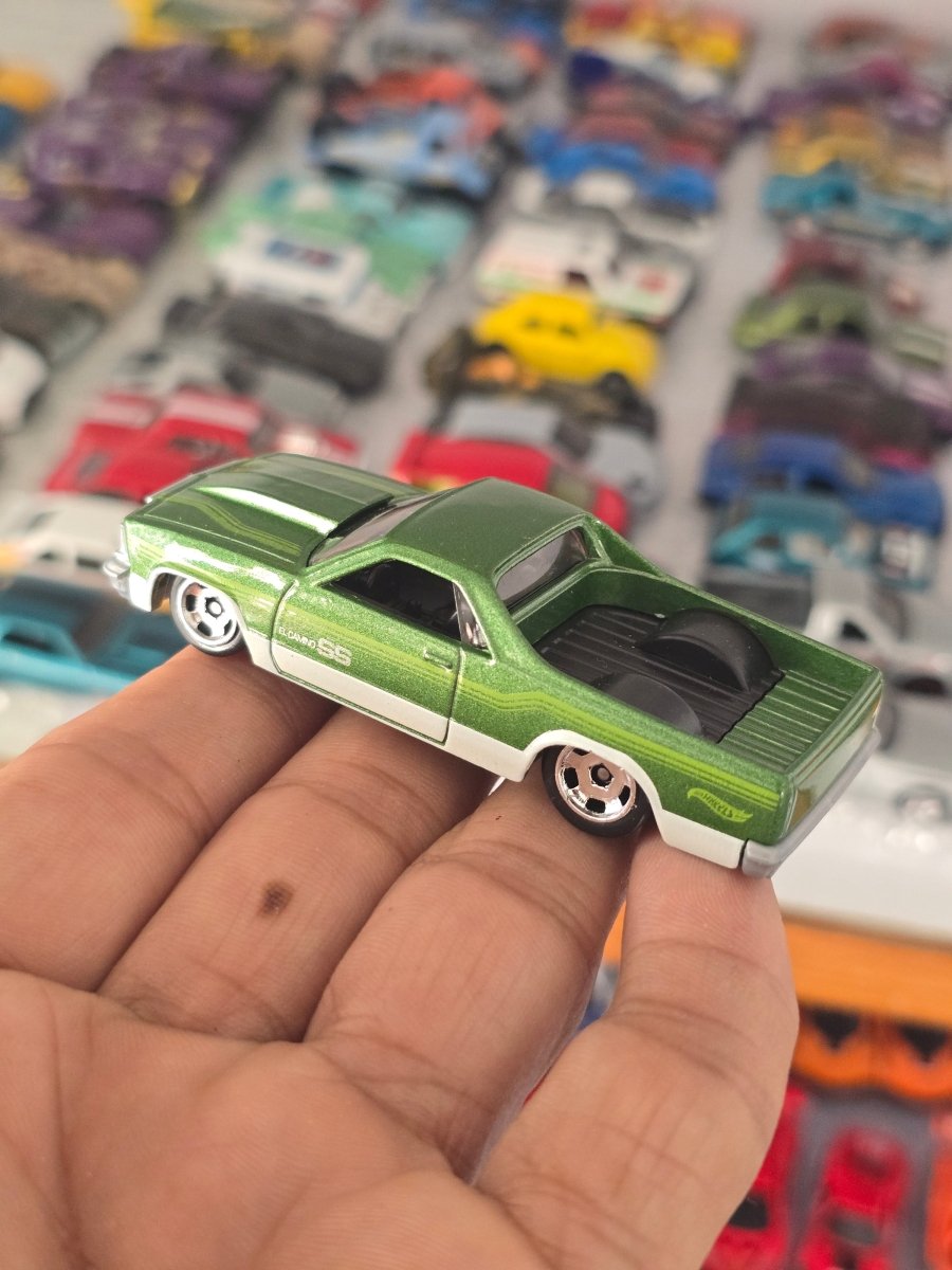Hot Wheels 1980 Chevrolet El Camino SS - Green (Uncarded) - Kinder Logs