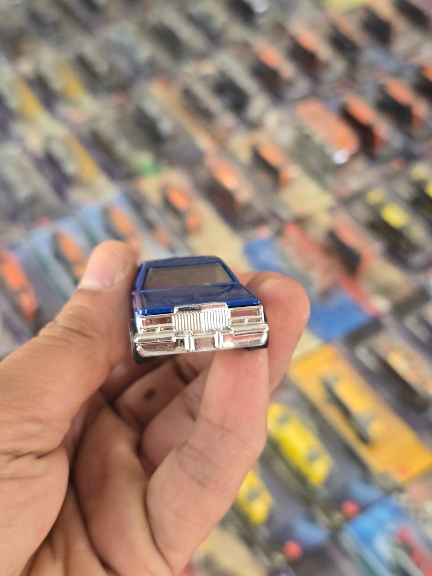 Hot Wheels 1982 Cadillac Seville (Uncarded) - Kinder Logs