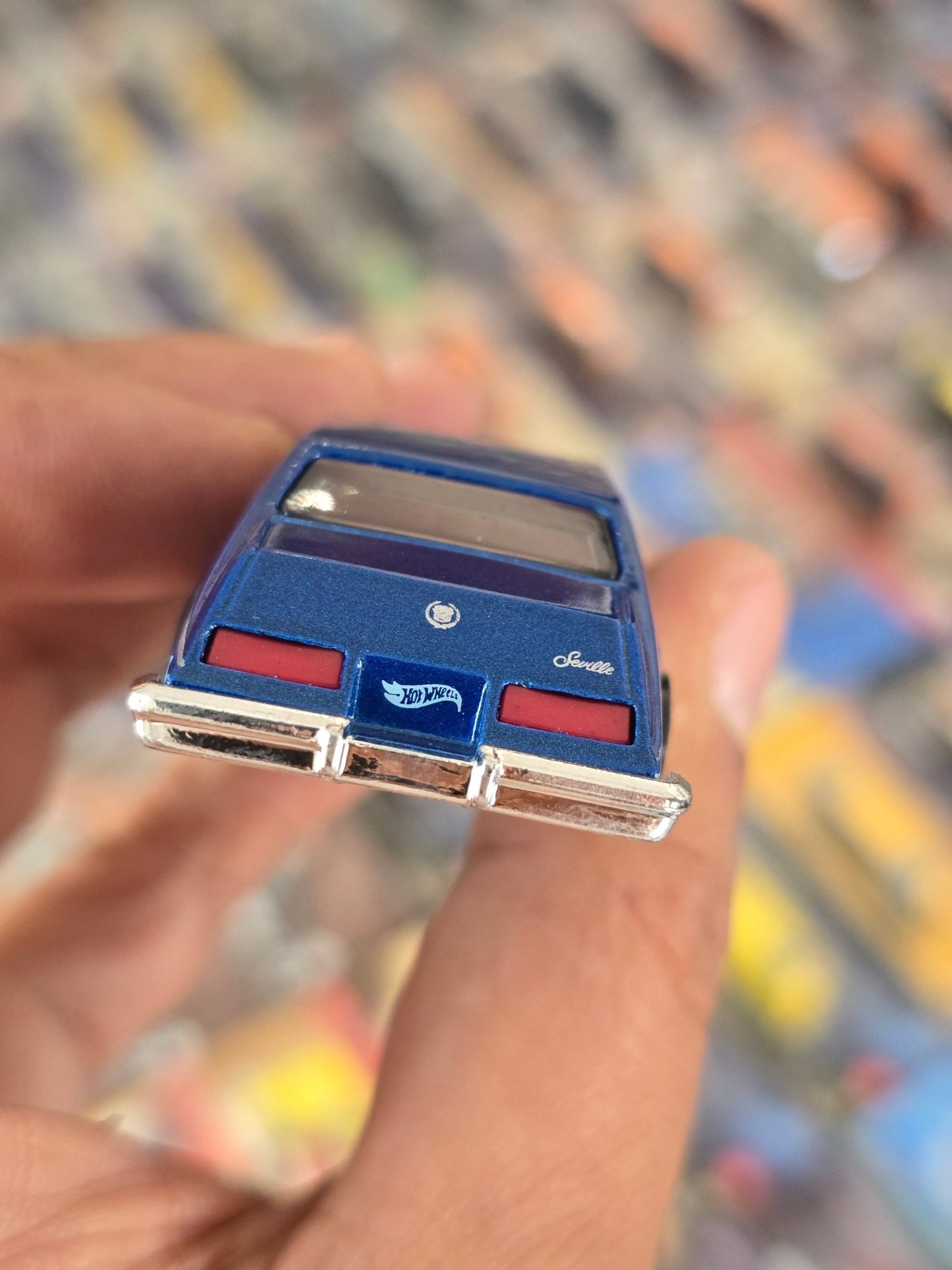 Hot Wheels 1982 Cadillac Seville (Uncarded) - Kinder Logs