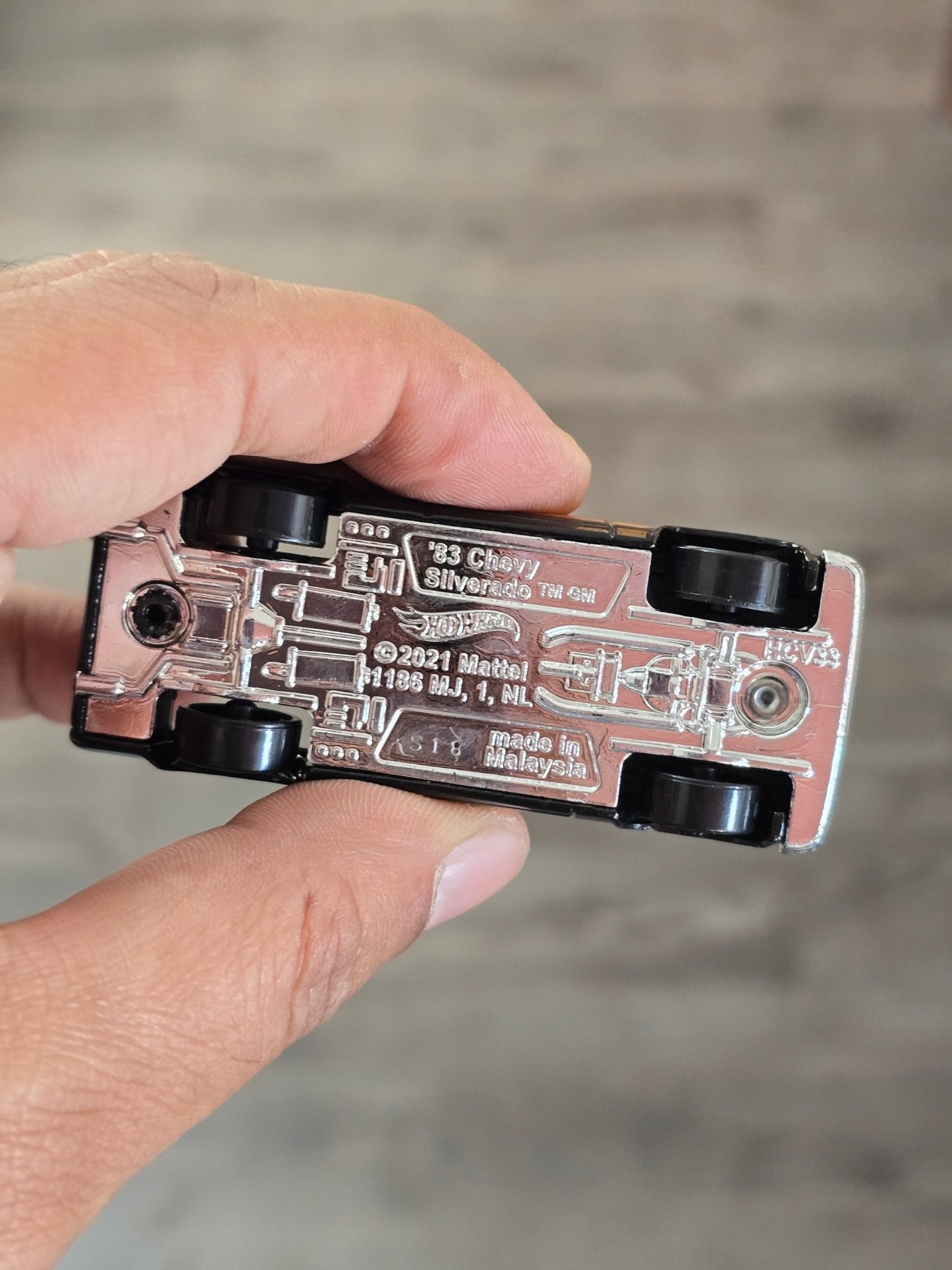 Hot Wheels 1983 Chevy Silverado (Uncarded - New) - Kinder Logs