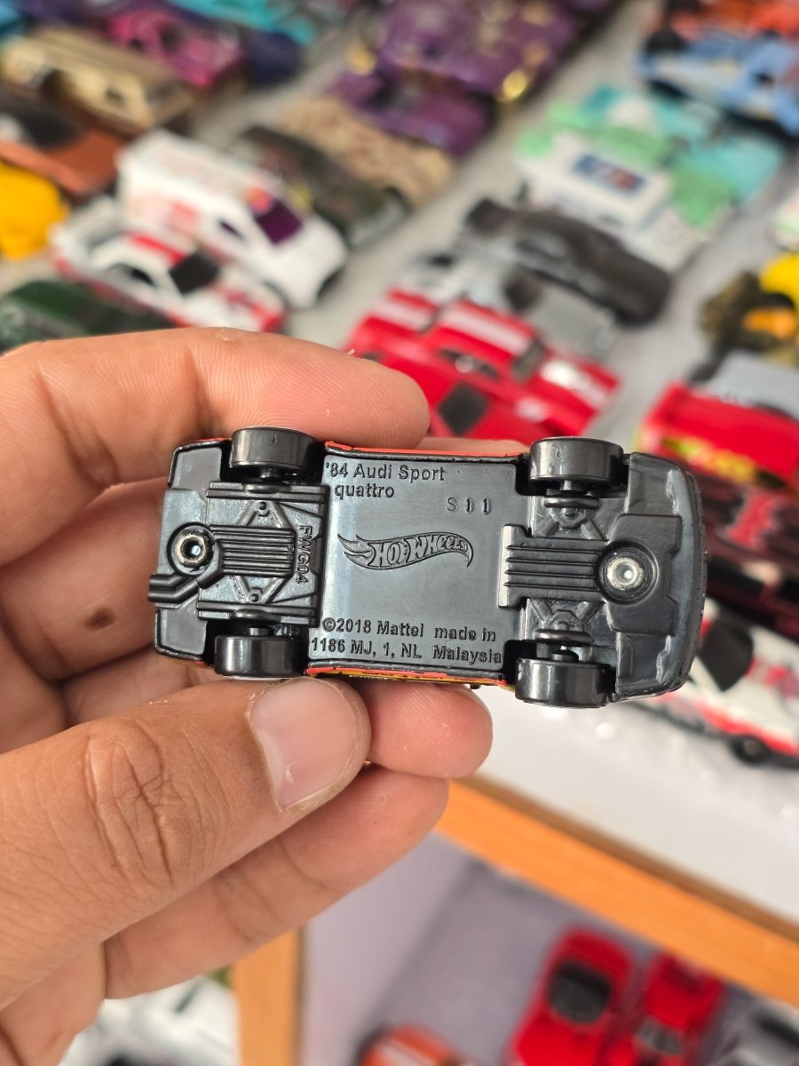 Hot Wheels 1984 Audi Sport Quattro - Black (Uncarded) - Kinder Logs