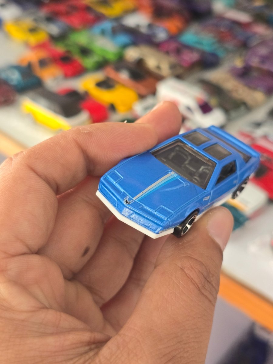 Hot Wheels 1984 Pontiac Firebird - Blue (Uncarded) - Kinder Logs