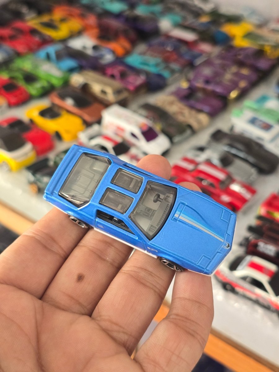Hot Wheels 1984 Pontiac Firebird - Blue (Uncarded) - Kinder Logs