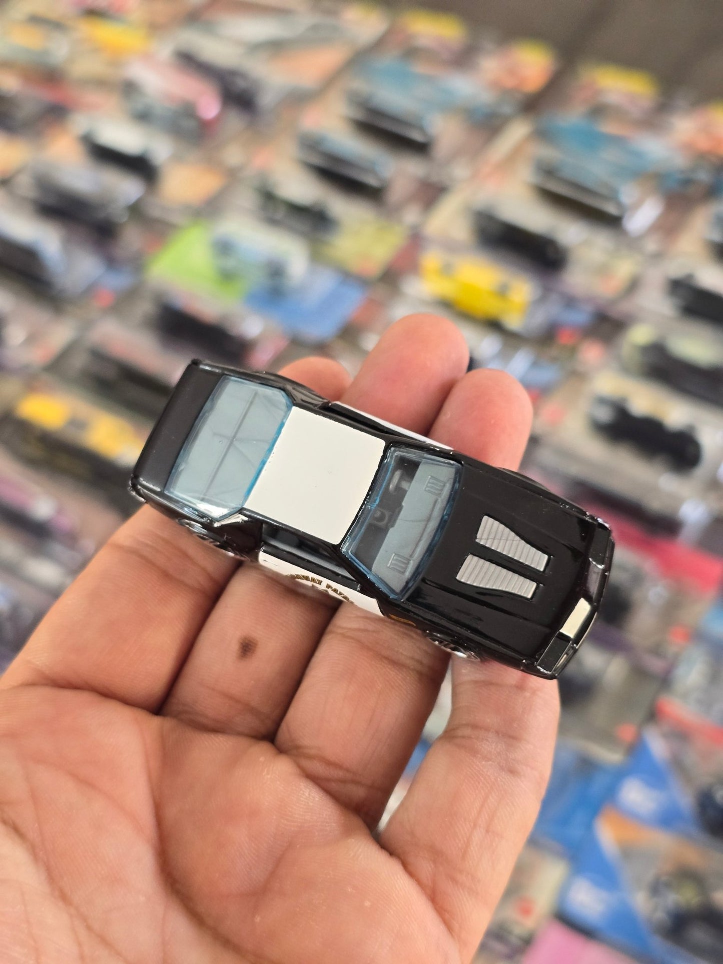Hot Wheels 1985 Chevrolet Camaro Police Car (Uncarded) - Kinder Logs