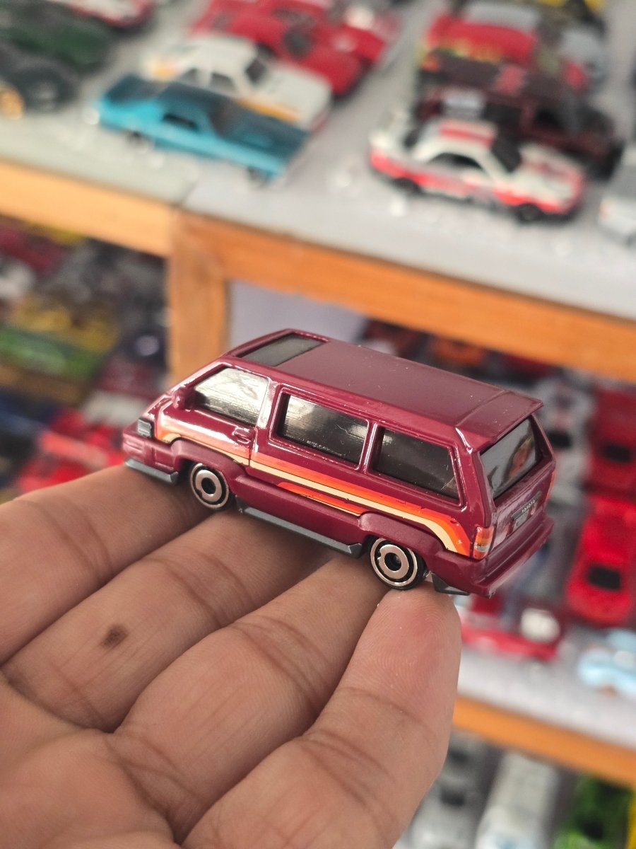Hot Wheels 1986 Toyota Van - Maroon (Uncarded) - Kinder Logs