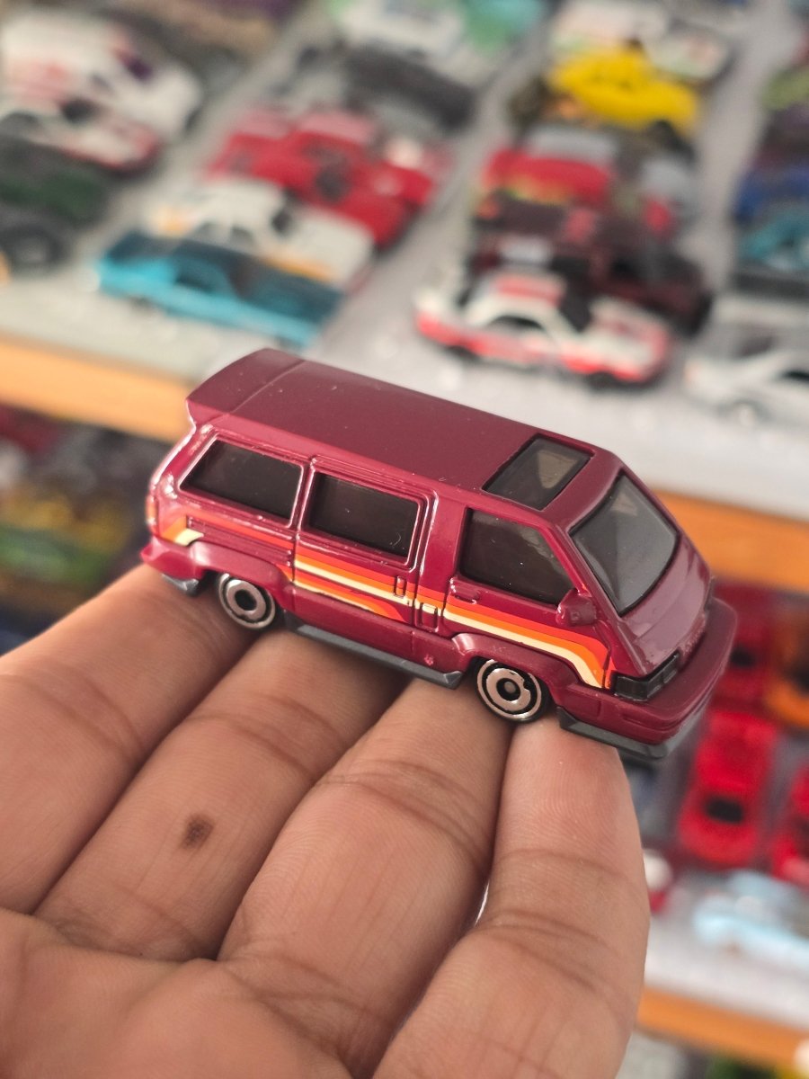 Hot Wheels 1986 Toyota Van - Maroon (Uncarded) - Kinder Logs