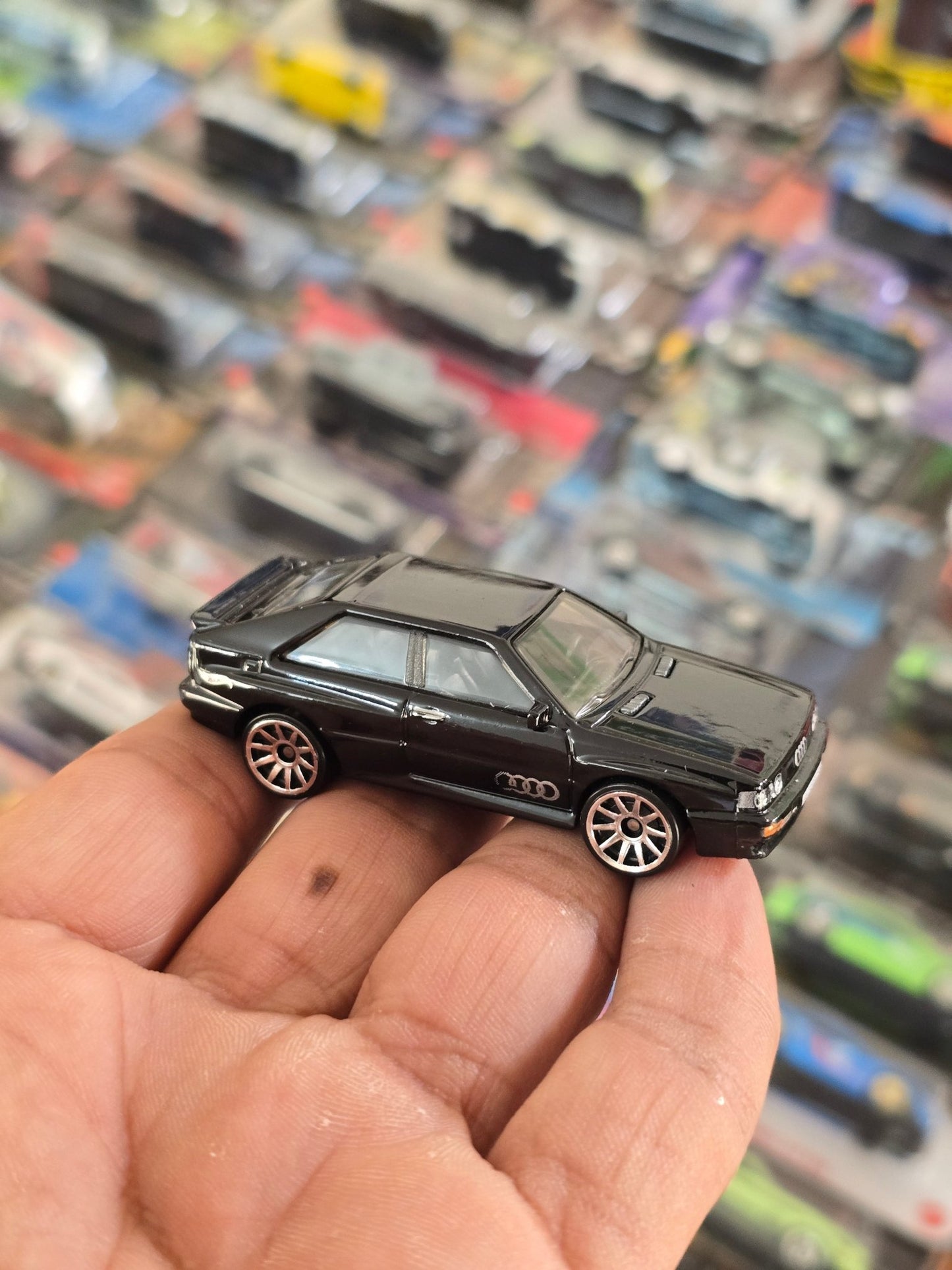 Hot Wheels 1987 Audi Quattro - Black (Uncarded) - Kinder Logs