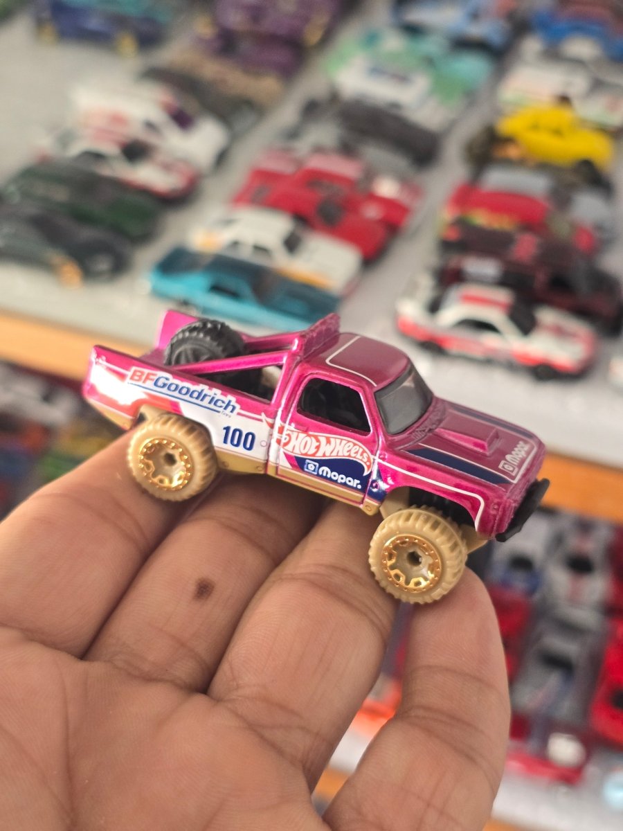 Hot Wheels 1987 Dodge D100 - Pink (Uncarded) - Kinder Logs