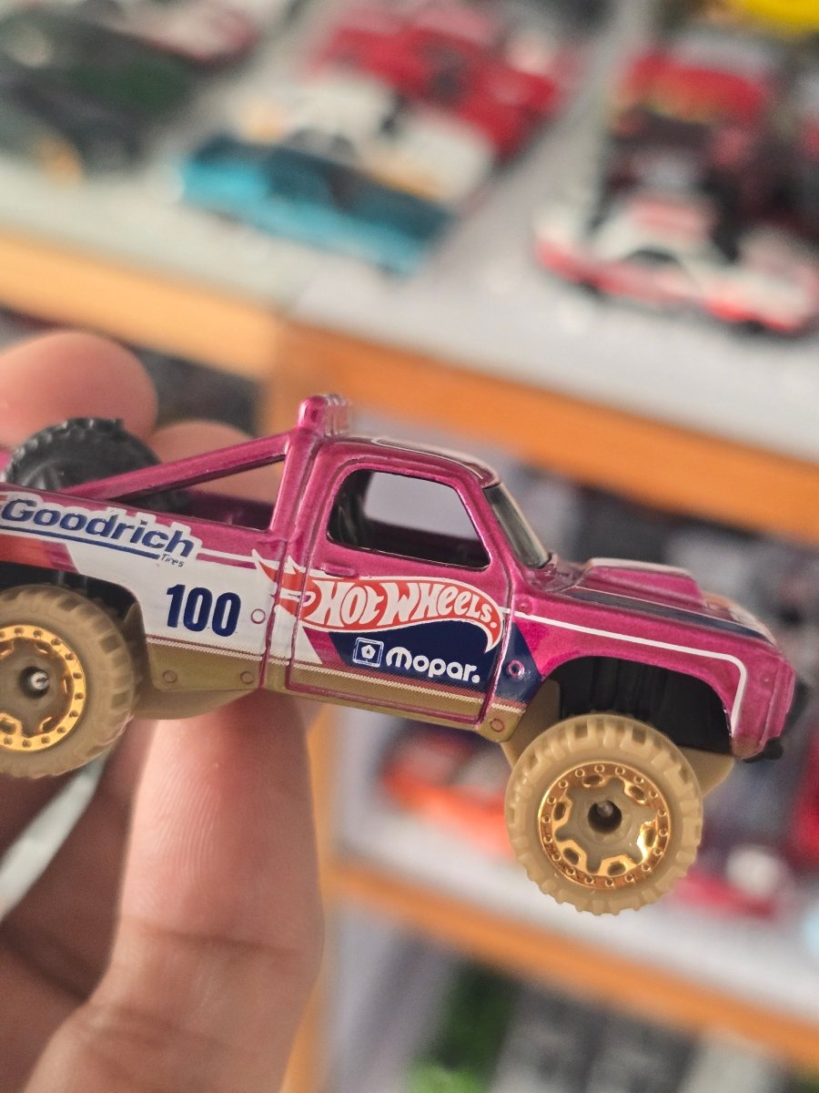 Hot Wheels 1987 Dodge D100 - Pink (Uncarded) - Kinder Logs