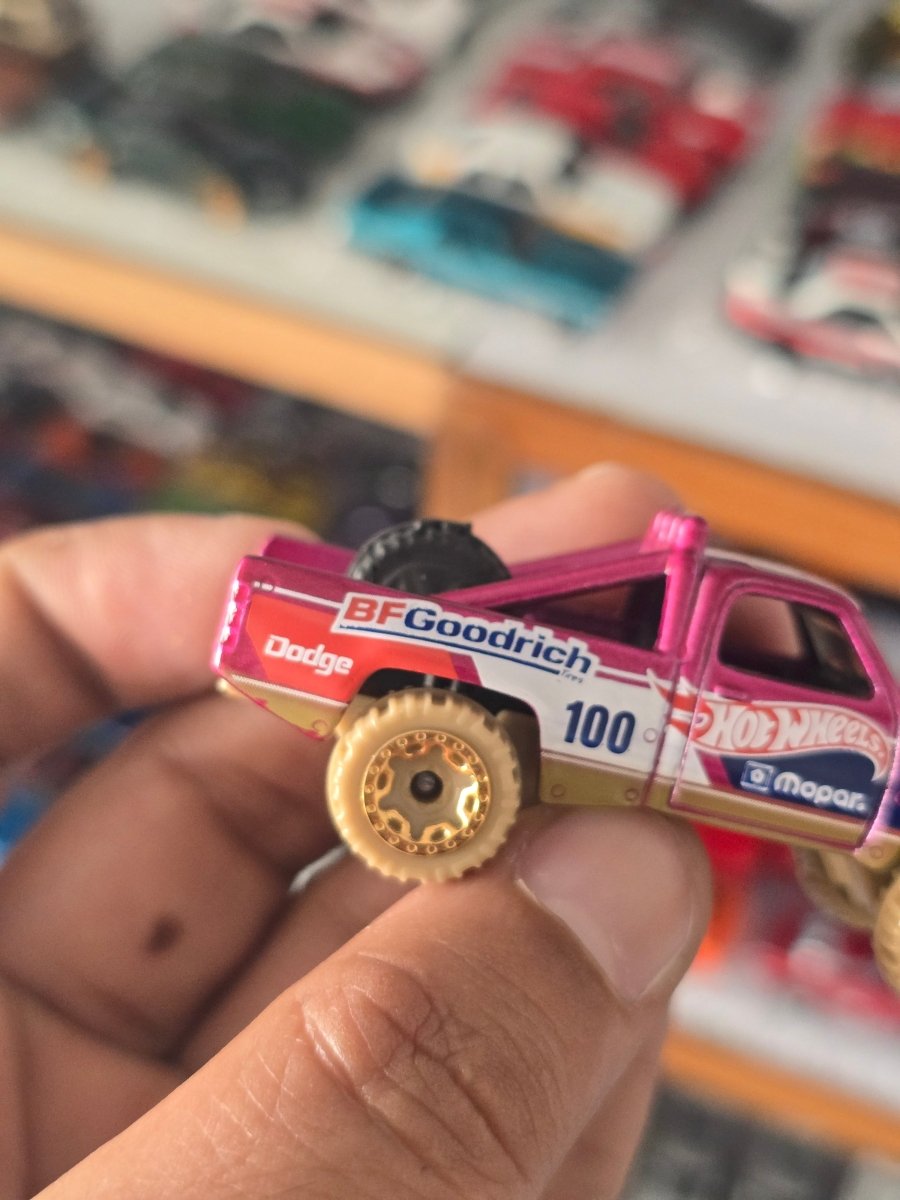 Hot Wheels 1987 Dodge D100 - Pink (Uncarded) - Kinder Logs