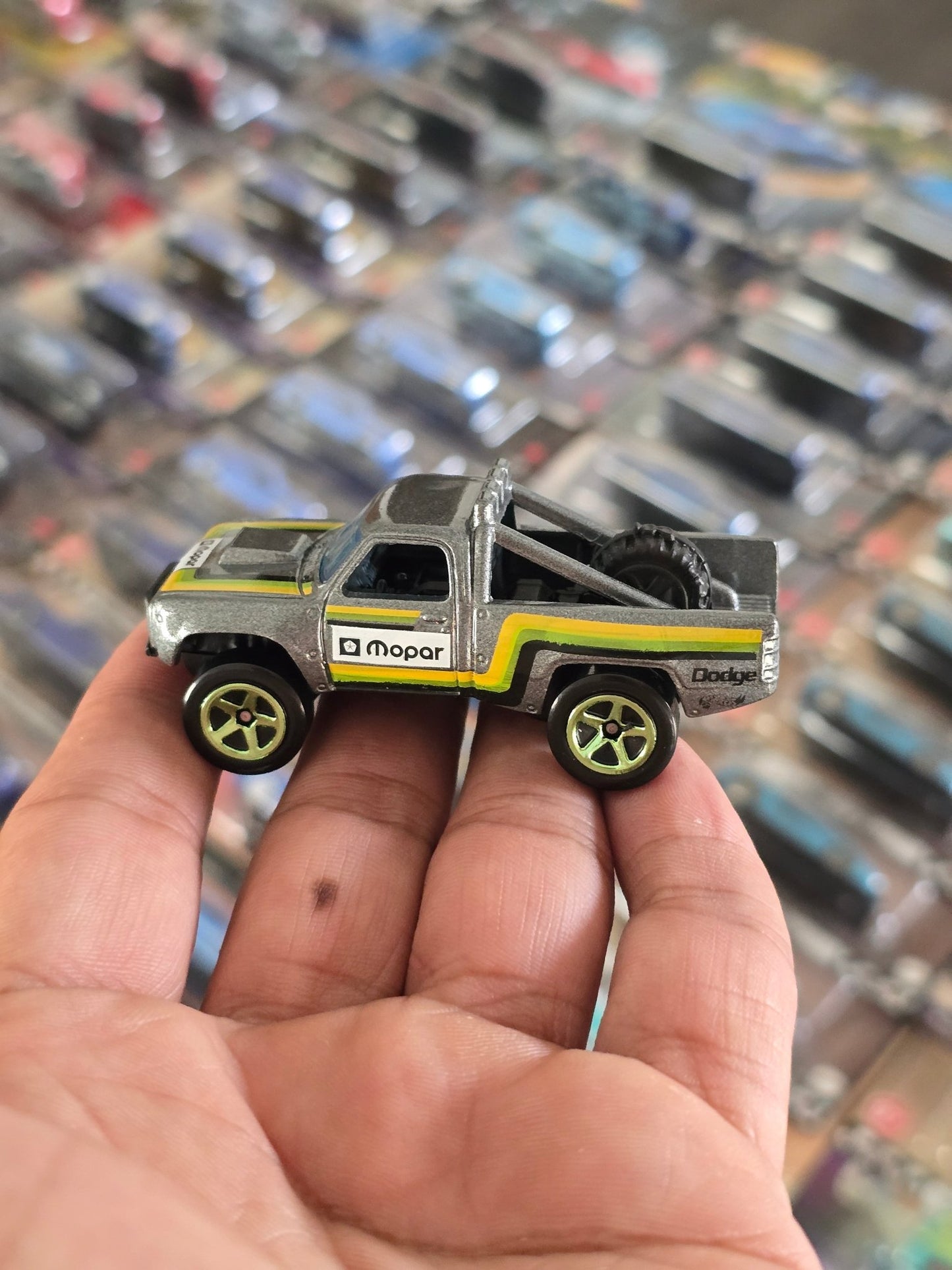 Hot Wheels 1987 Dodge D100 (Uncarded) - Kinder Logs