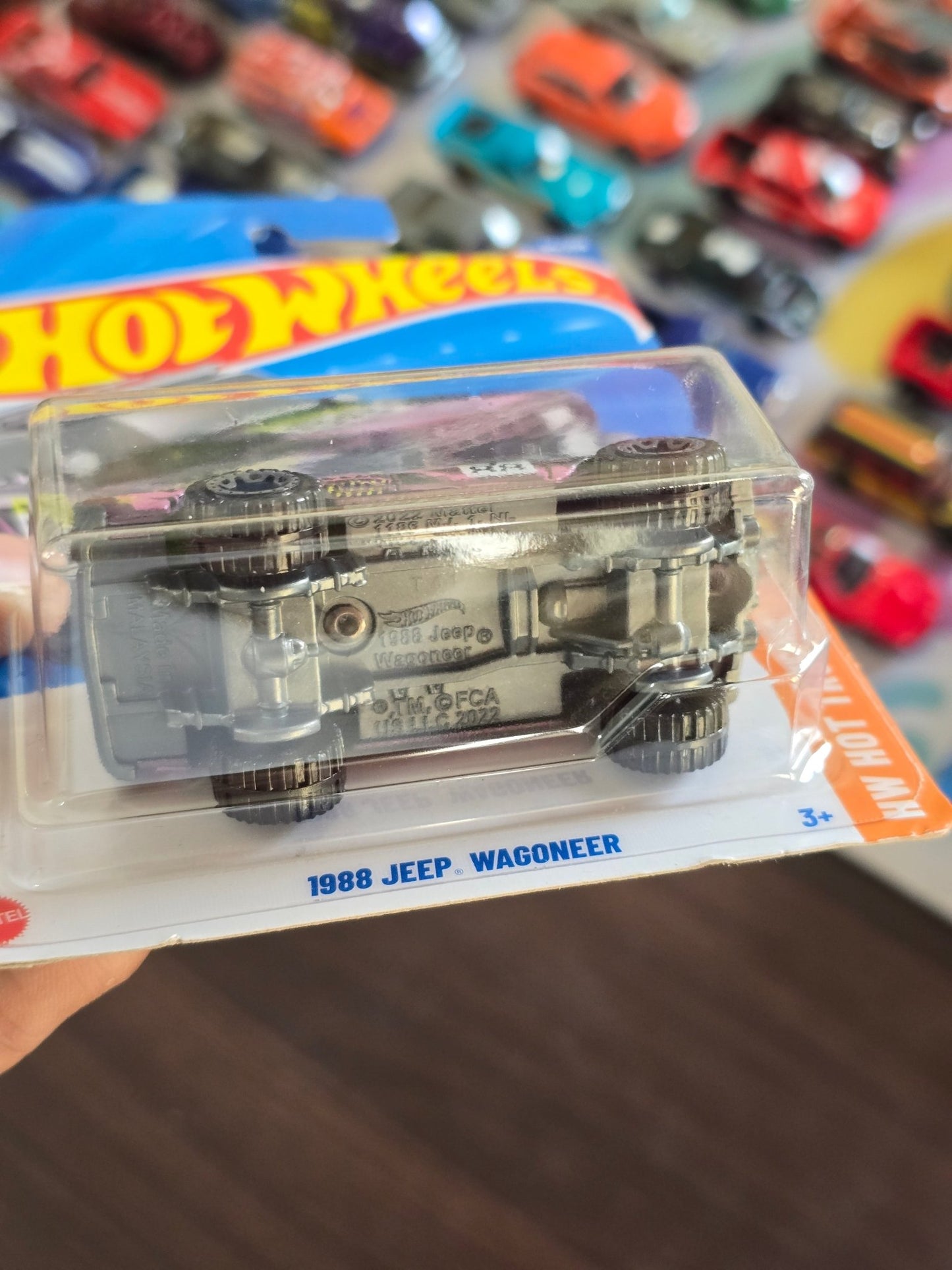 Hot Wheels 1988 Jeep Wagoneer (Imported) - Kinder Logs