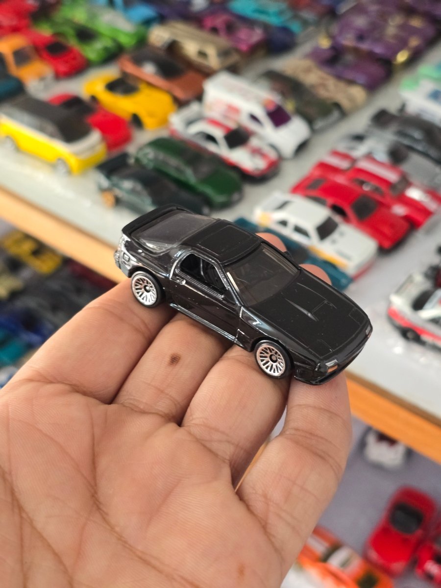 Hot Wheels 1989 Mazda Savanna - Black (Uncarded) - Kinder Logs