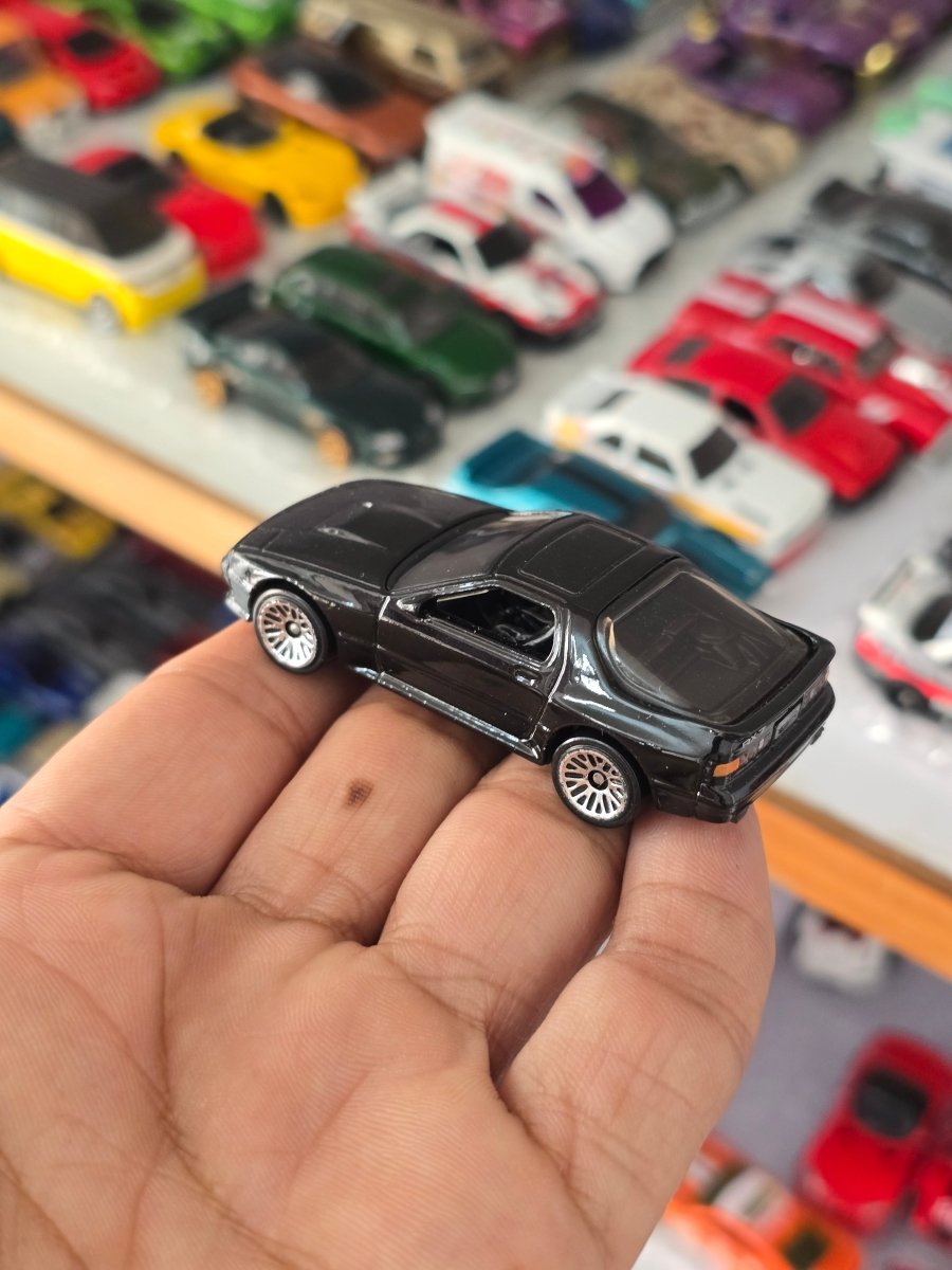 Hot Wheels 1989 Mazda Savanna - Black (Uncarded) - Kinder Logs